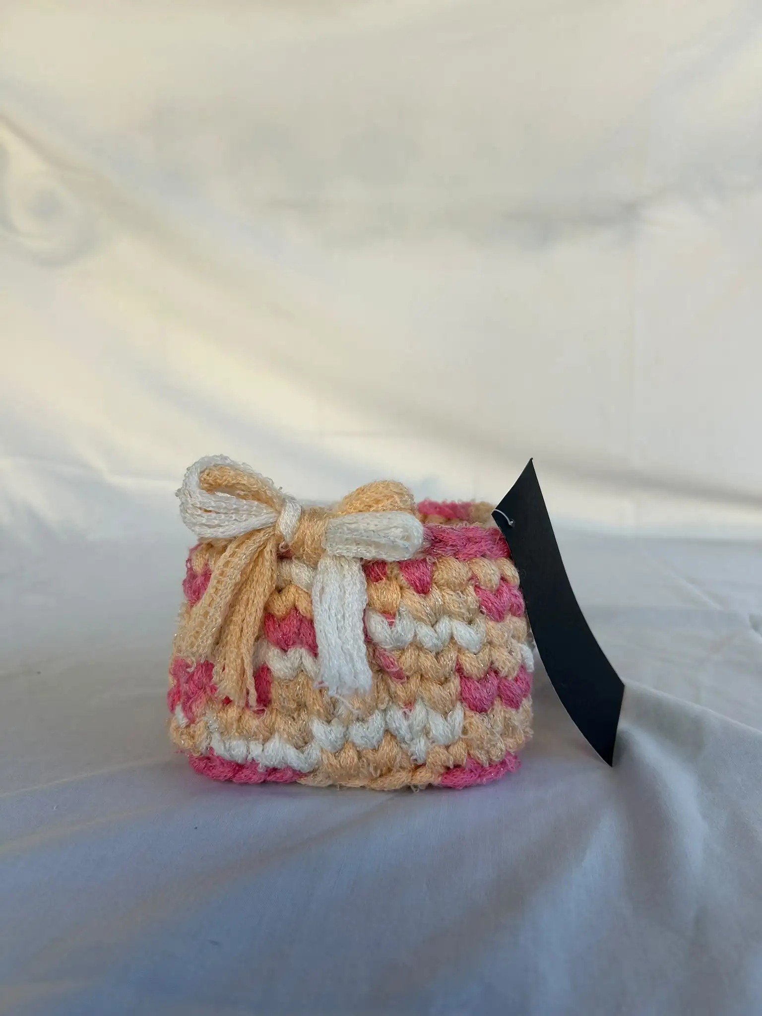 Photo 4 sur 5 : Petit panier rayé avec nœud