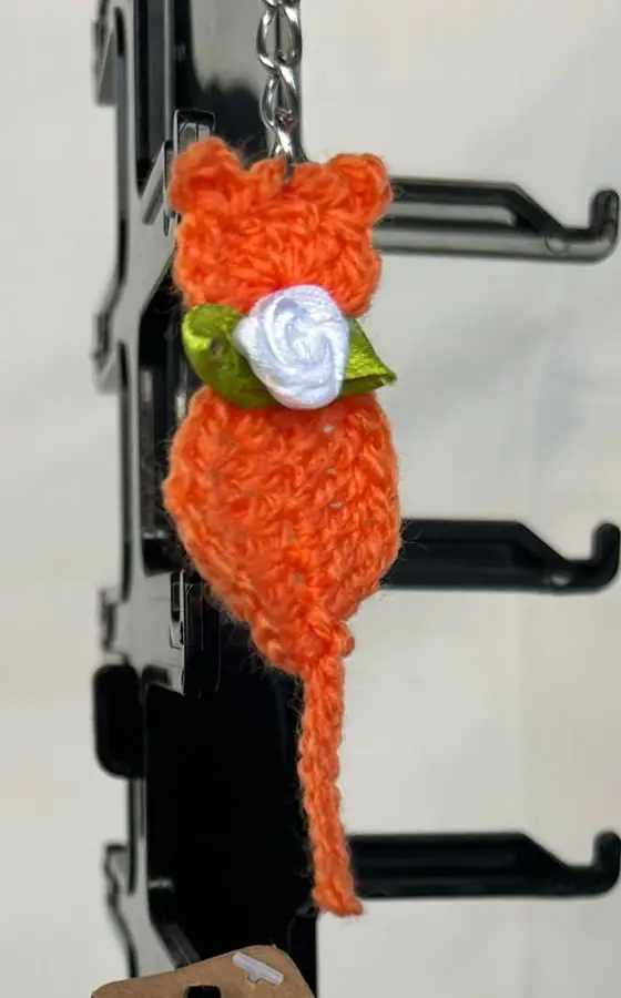 Orange cat keyring with rose – Accessories